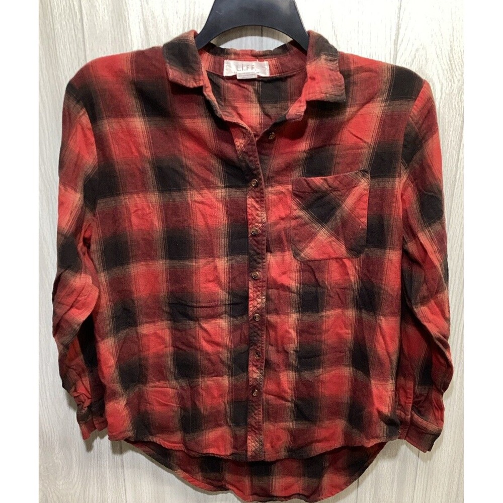 L.I.F.E Women's (Size L) Long Sleeve‎ Collared Button Down Plaid Shirt